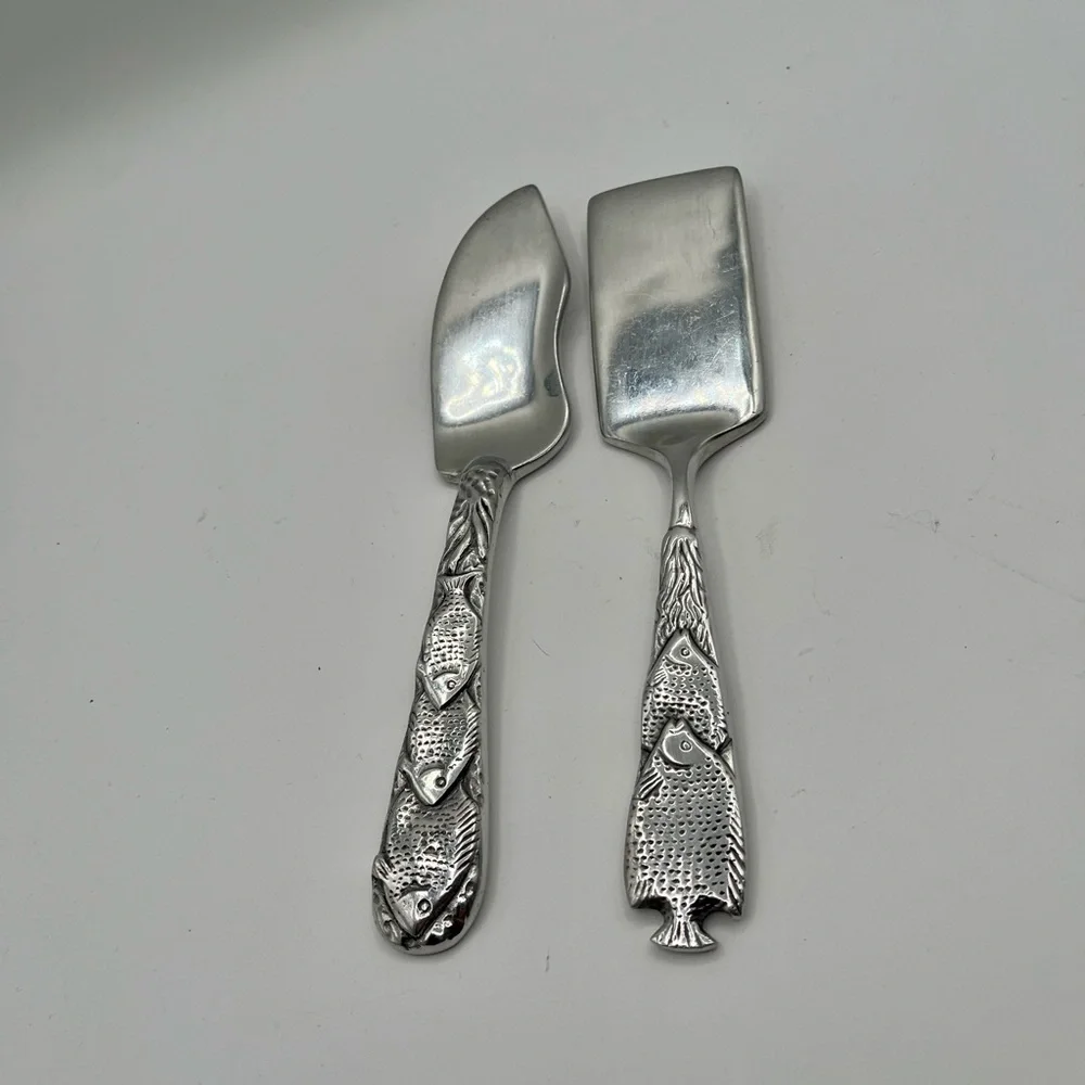 Silver color Fish Design Cheese Knife and Spreader Set